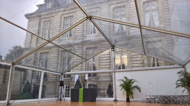 Installation de tente pour inauguration prés de Rouen